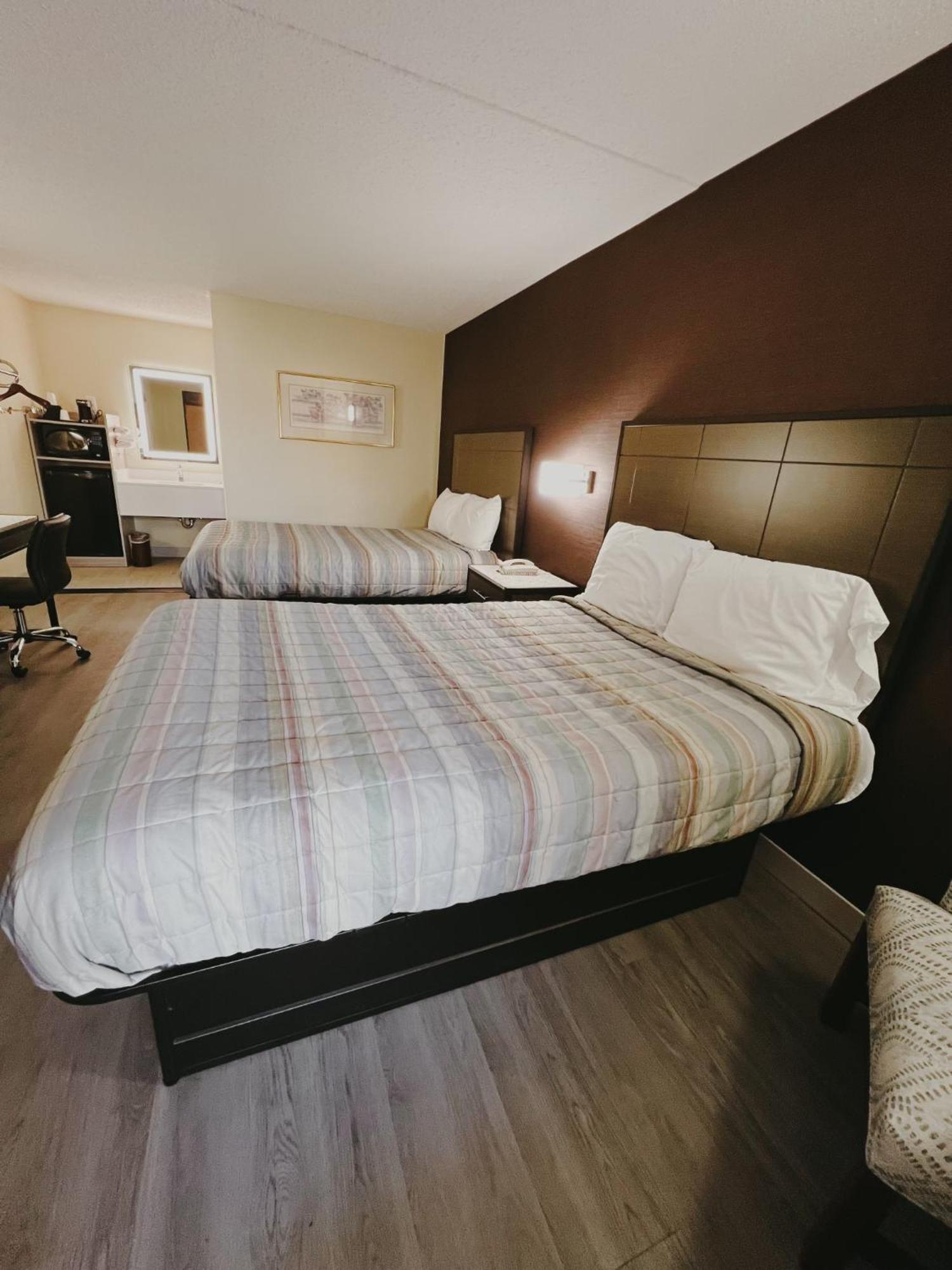 Travel Inn New Castle Airport Экстерьер фото